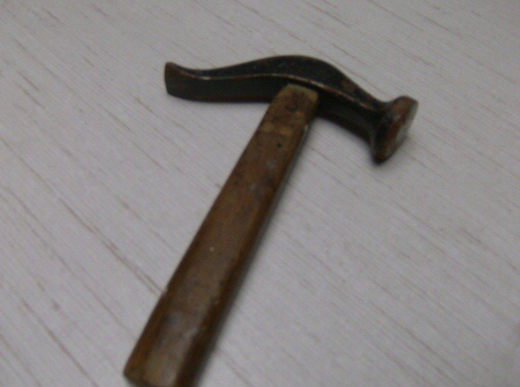Schoenmakershamer, Enlèvement