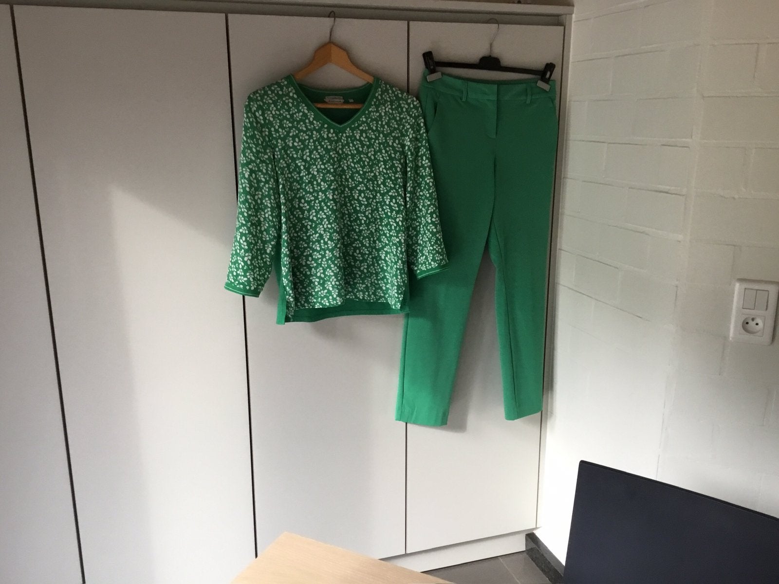 Broek en blouse, Kleding | Dames, Jumpsuits, Ophalen of Verzenden, Zo goed als nieuw