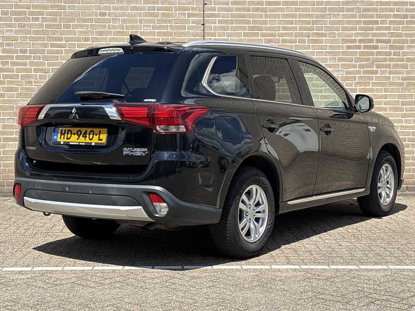 Mitsubishi Outlander 2.0 PHEV Business Edition | Climate | C, Auto's, Mitsubishi, Zwart, Bedrijf, SUV of Terreinwagen, Te koop