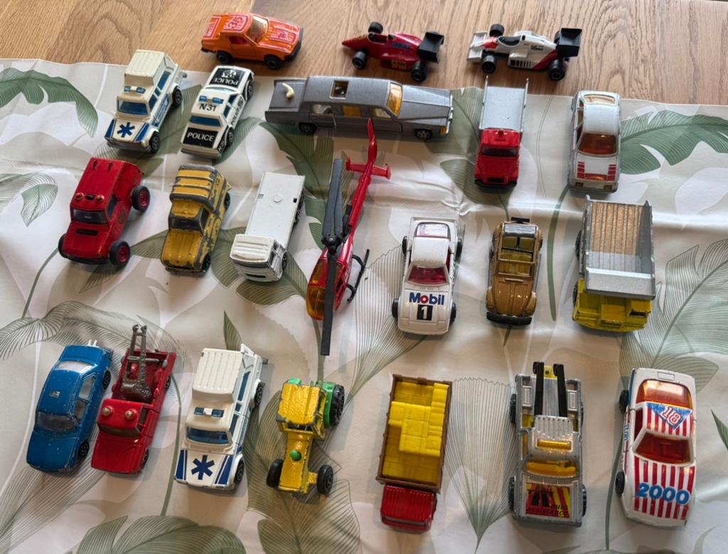 22 modèles réduits de voitures Majorette, Enlèvement ou Envoi, Utilisé, Voiture, Autres marques