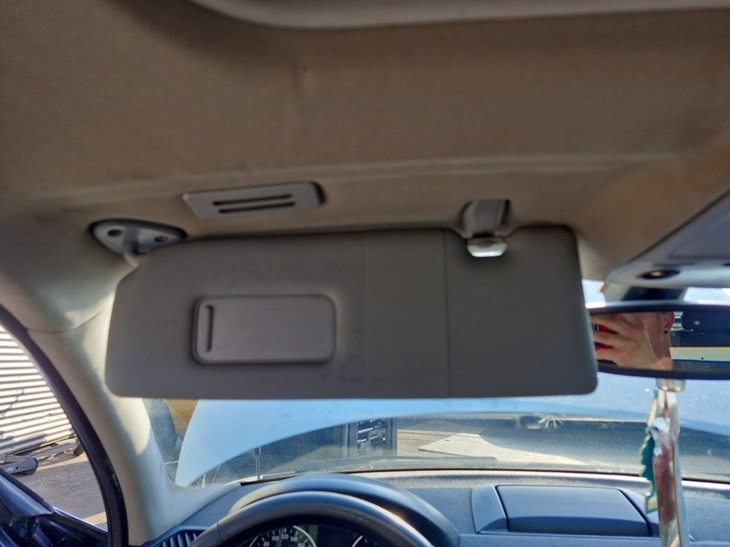 ZONNEKLEP BMW 1 serie (E87 / 87N) (|51167252505|), Gebruikt, BMW, Petuelring 130
80809  München, DE, Bayerische Motoren Werke AG