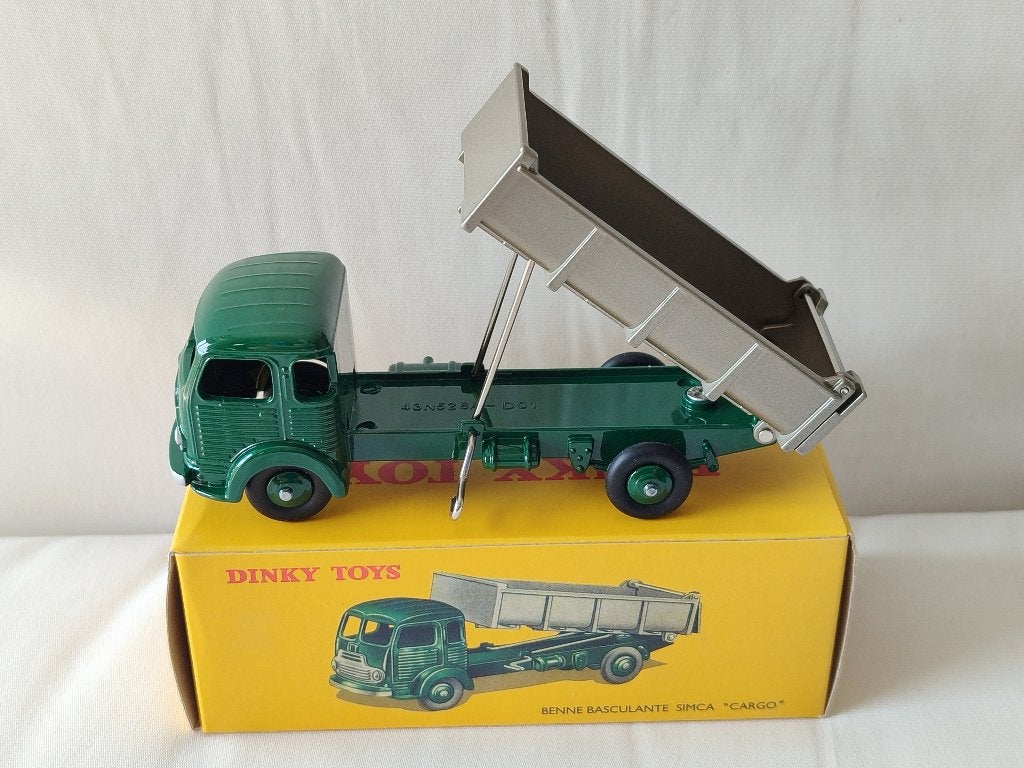 Dinky Atlas _ SIMCA CARGO "Benne Basculante"_ ref. 33B., Enlèvement ou Envoi, Comme neuf, Bus ou Camion, Dinky Toys