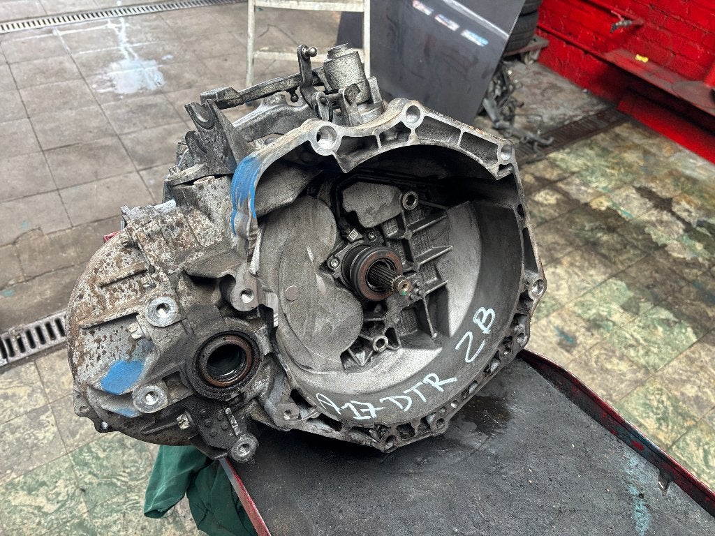 BOITE A VITESSES OPEL ZAFIRA B 1700 TURBO DIESEL, Auto-onderdelen, Transmissie en Toebehoren, Opel, Gebruikt, Ophalen