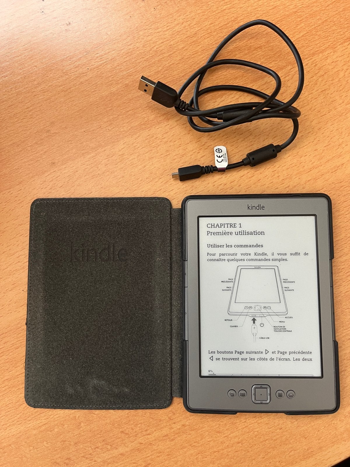 Liseuse Kindle avec housse et câble Très bon état, Informatique & Logiciels, E-readers, Comme neuf, Enlèvement ou Envoi