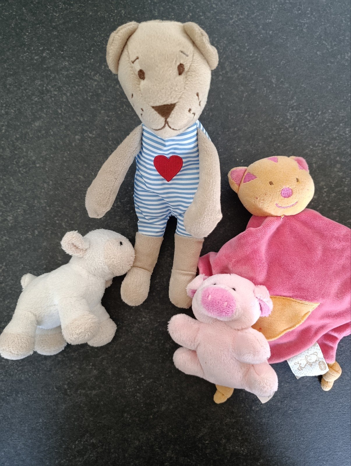 Setje van 4 babyknuffels en knuffeldoekje, Kinderen en Baby's, Ophalen, Zo goed als nieuw, Klein (minder dan 20 cm)