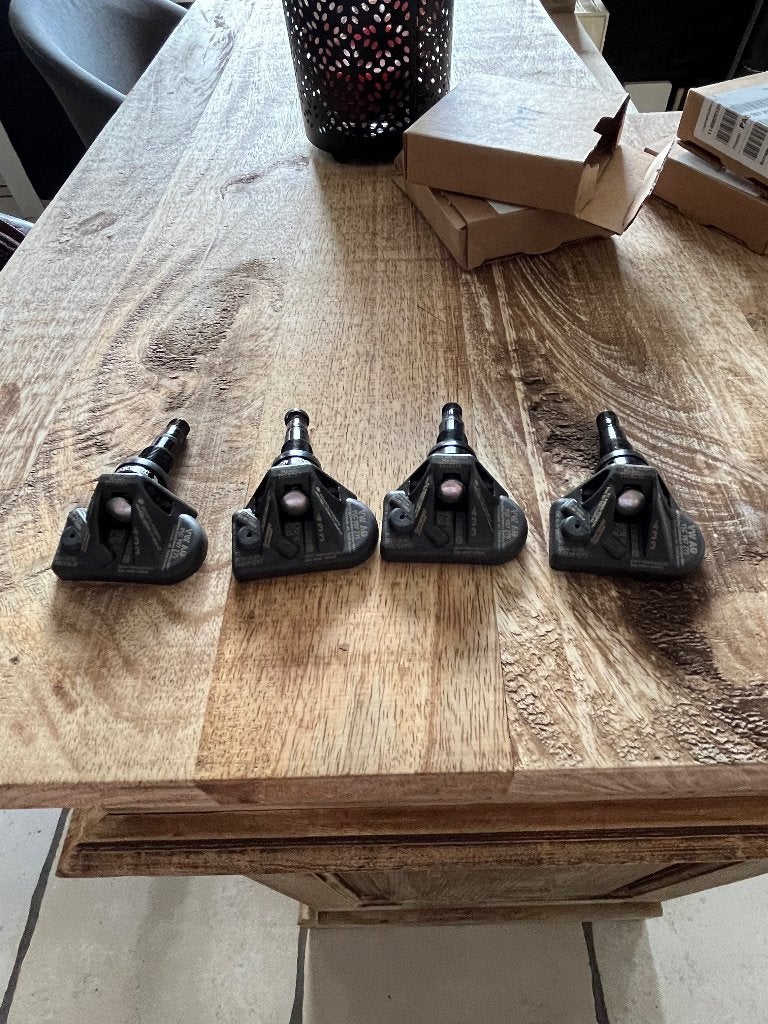 4 capteurs TPMS Porsche taycan, Enlèvement, Utilisé, Porsche