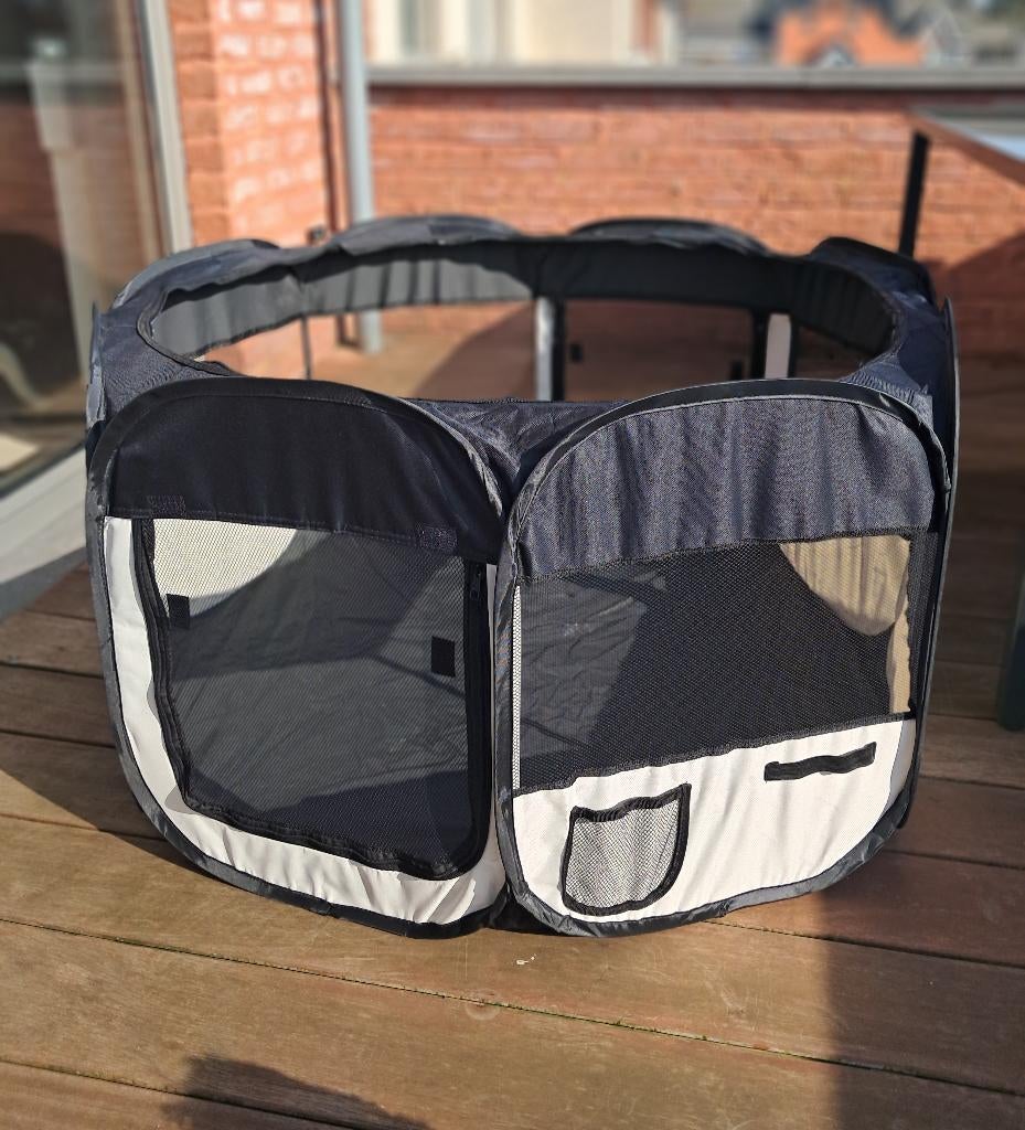 Grand parc pour chiens mesurant 110 cm par 110 cm, Enlèvement, Comme neuf