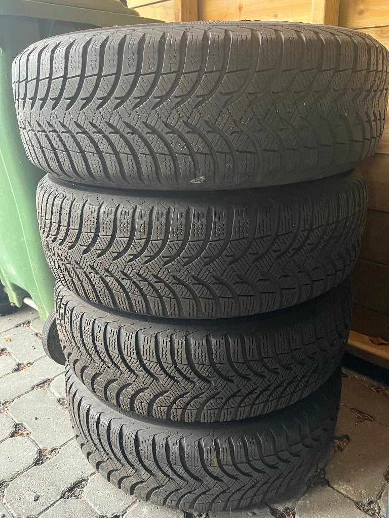 WINTERBANDEN RENAULT CLIO MET VELGEN, Auto-onderdelen, Banden en Velgen, Ophalen, Gebruikt, Banden en Velgen, Personenwagen