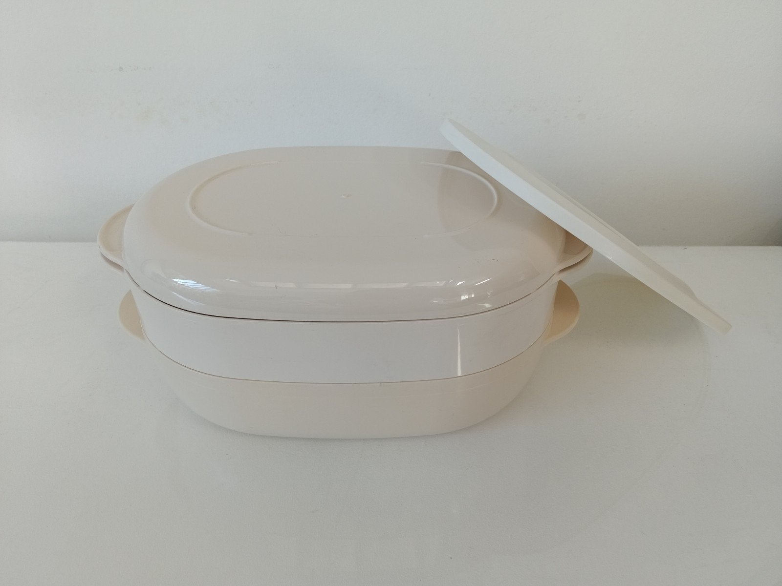 Tupperware microgolfpot met rooster en afsluitdeksel. 1,5 L, Maison & Meubles, Cuisine| Tupperware, Enlèvement