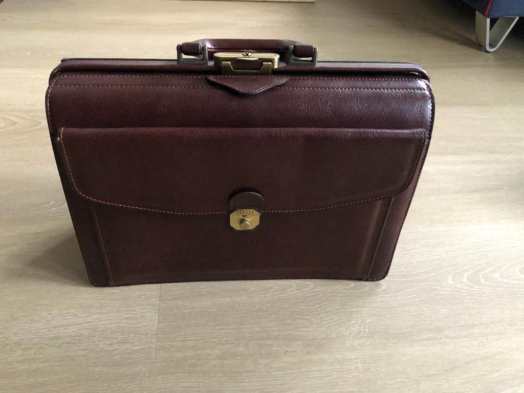 Cartable/ Porte-documents Texier, Bijoux, Sacs & Beauté, Sacs | Cartables, Neuf, Cuir, Brun, Enlèvement