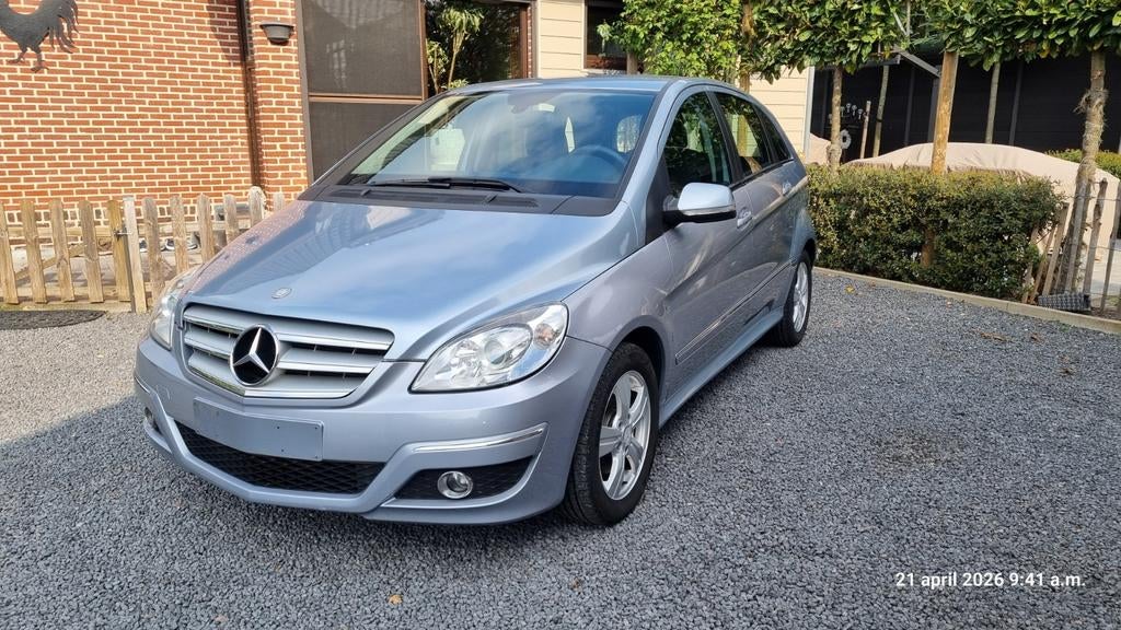 Mercedes B180 diesel AUTOMAAT 2011 gekeurd voor verkoop, Auto's, Mercedes-Benz, Automaat, Euro 5, Stof, Zwart