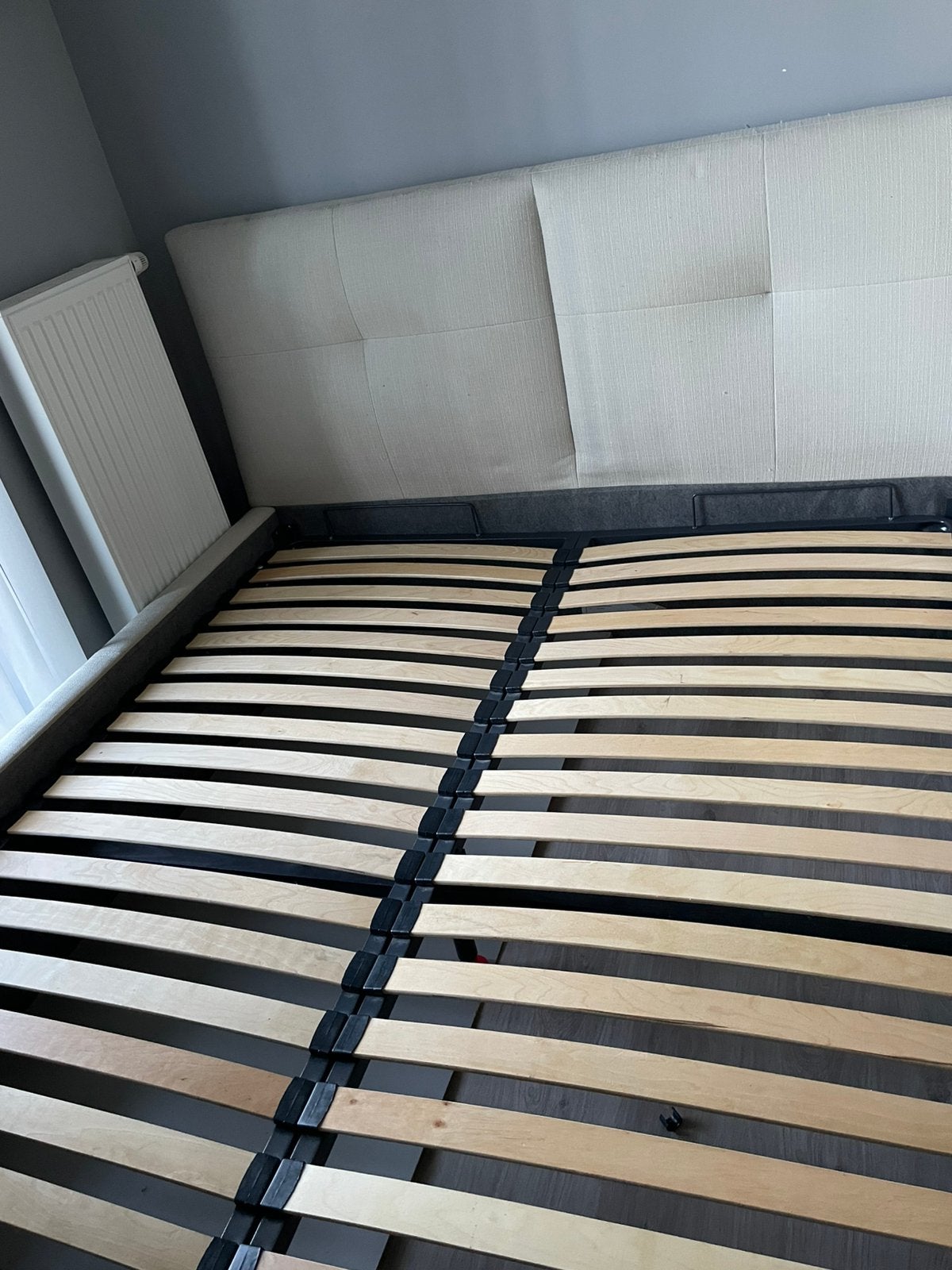 Licht Beige Opbergbed + lattenbodem zonder matras, Ophalen, Gebruikt, Tweepersoons, Bedbodem