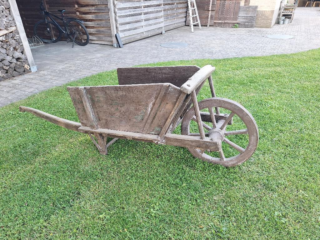 Houten kruiwagen, Enlèvement, Utilisé