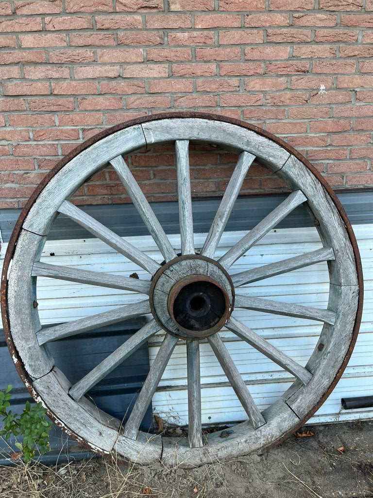 2 grandes roues de voiture en bois authentiques Ø 130 cm, Bricolage & Construction, Enlèvement, Utilisé