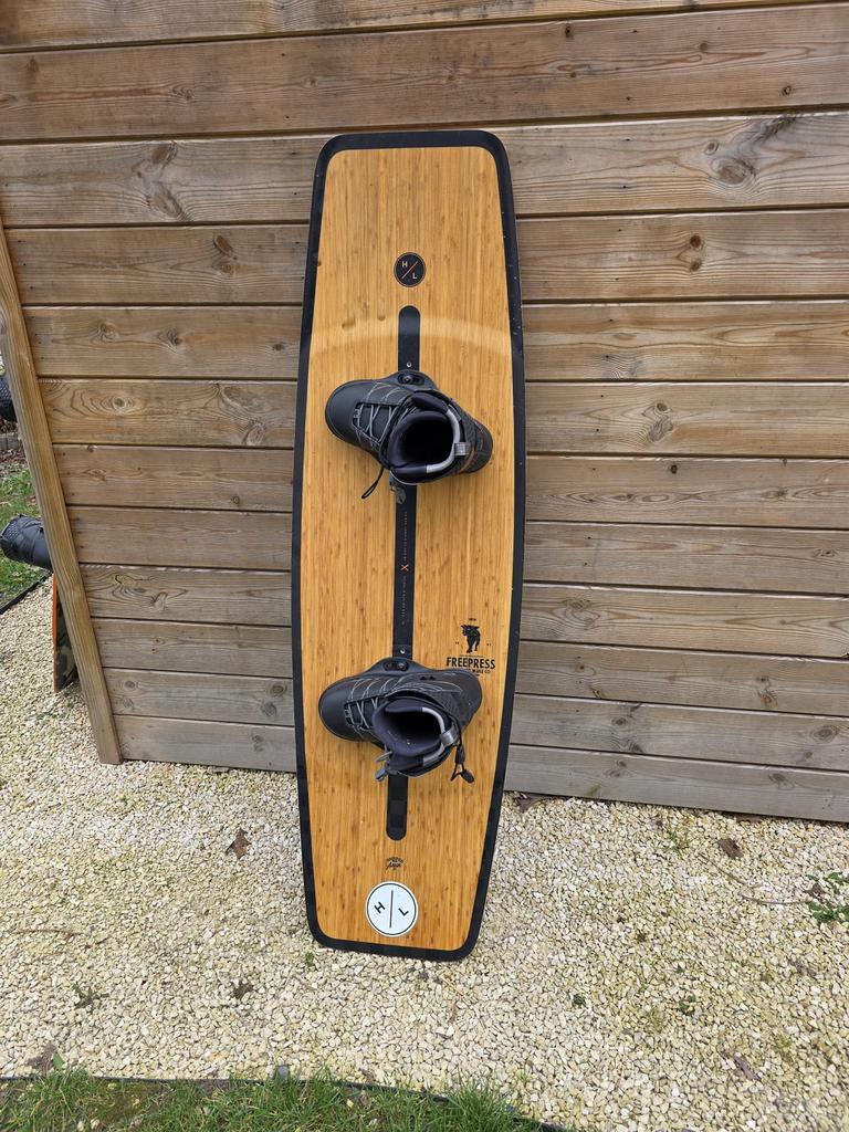Wakeboard incl. Boots Hyperlite, Watersport en Boten, Wakeboarden, Ophalen, Zo goed als nieuw, Board