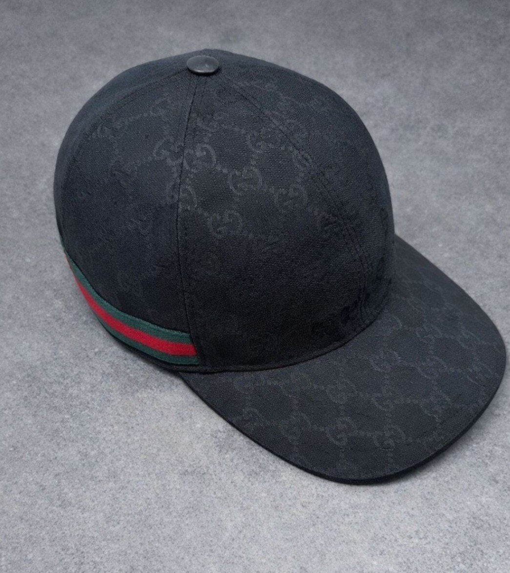 Zwarte Gucci pet, Ophalen of Verzenden, Pet, Gedragen, 58 of 59 cm (L, 7¼ of ⅜ inch)