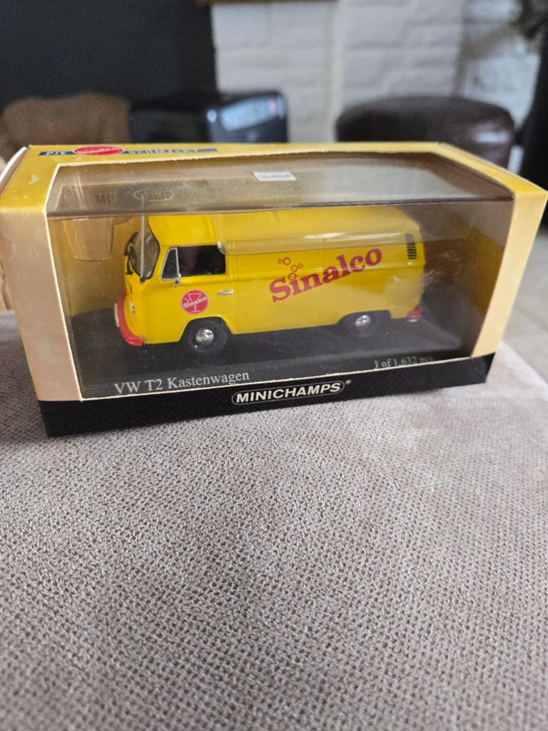 Miniatuur VW T2 Kastenwagen Sinalco 1972 1:43 - MINICHAMPS, Hobby en Vrije tijd, Ophalen, MiniChamps