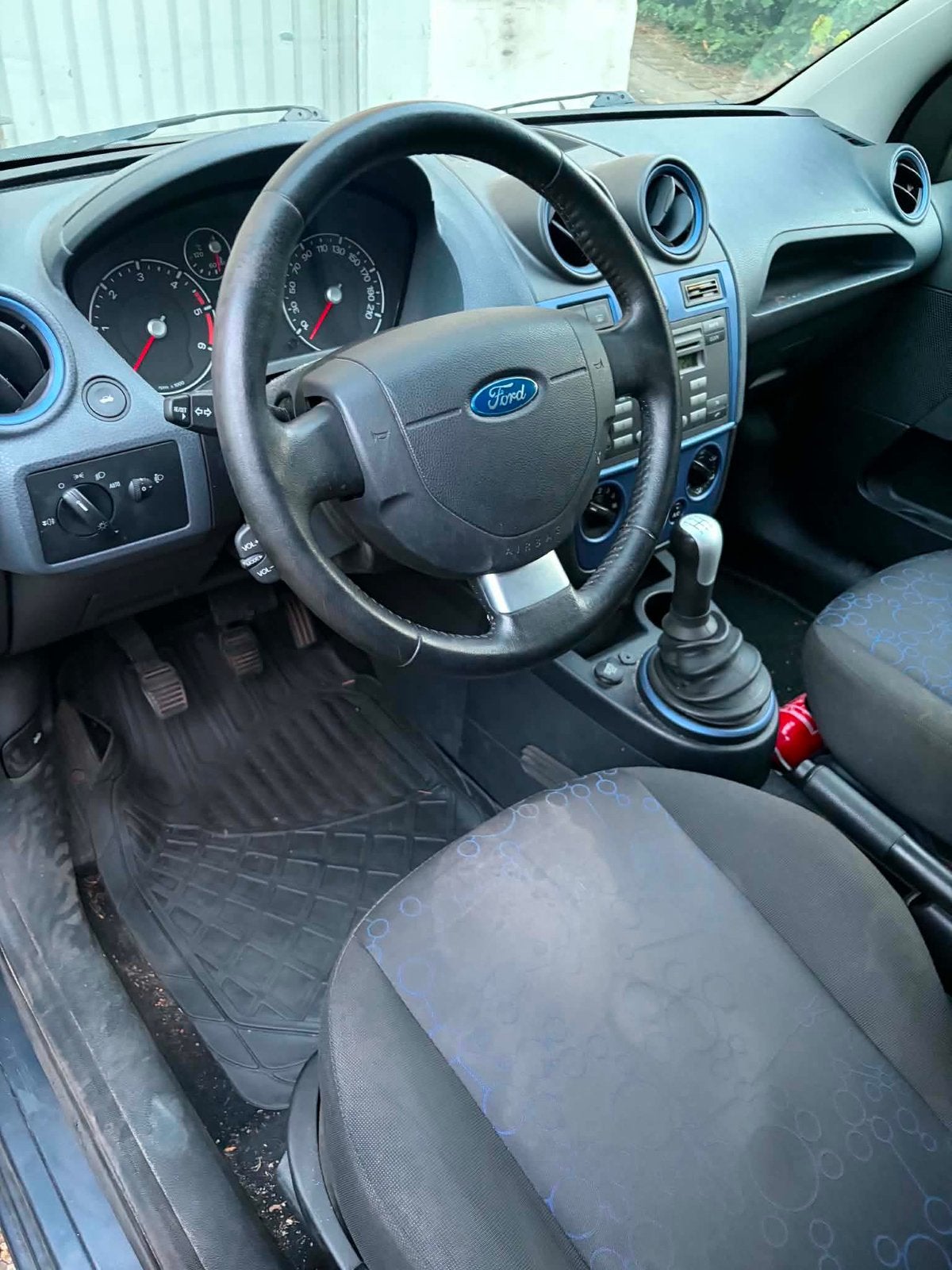 Ford Fiesta 1.4 Tdci prete à immatriculer, Elektrische ramen, Stof, Zwart, Zwart