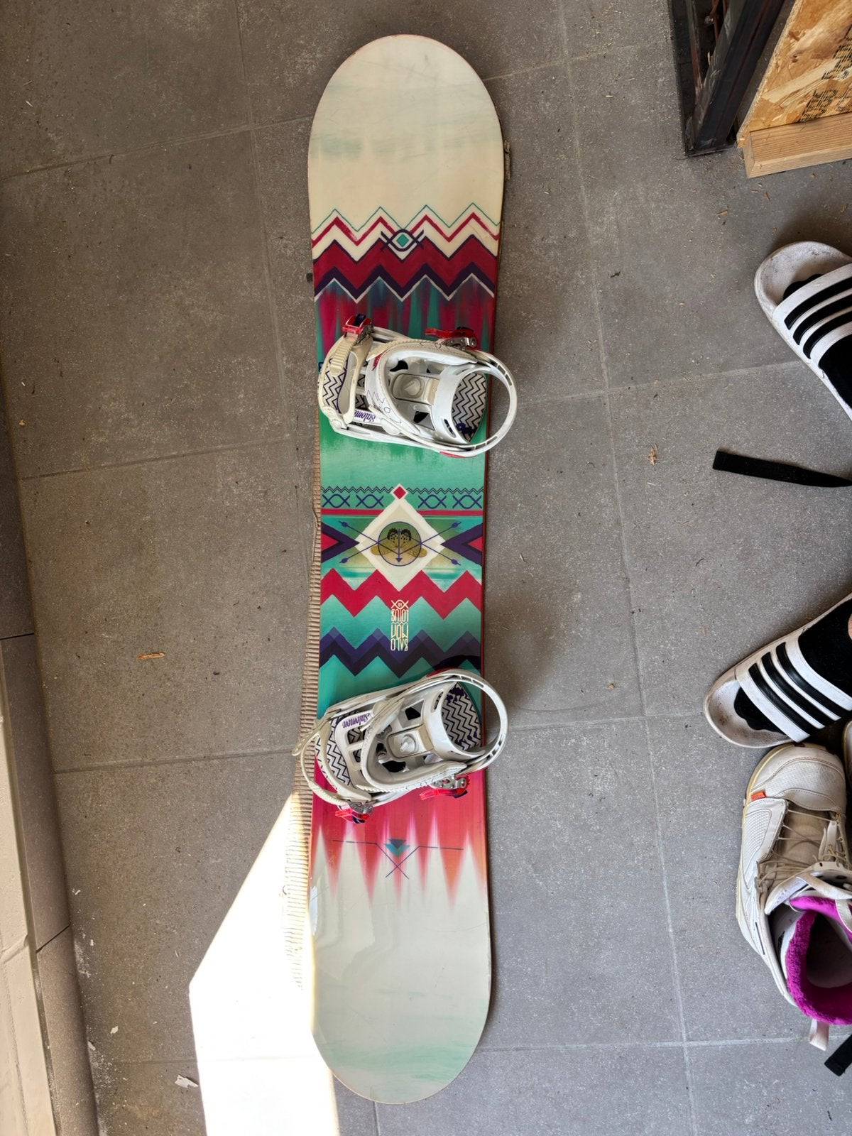 SnowBoard Salomon, Sport en Fitness, Snowboarden, Ophalen, Gebruikt, Bindingen