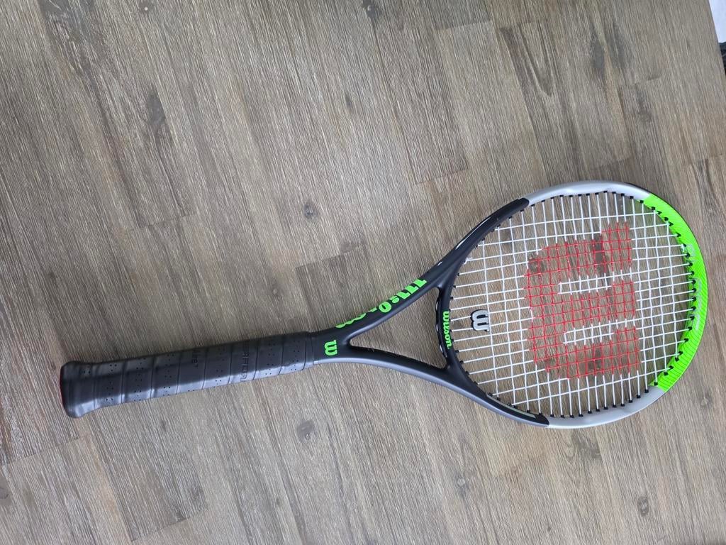 Wilson blade 100 feel tennisraket, Sport en Fitness, Ophalen