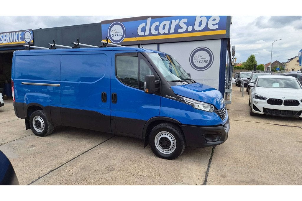Iveco Daily 35S18D/3.0TurboHi-Matic/L1H1/3500T/26900Ex, Auto's, Bestelwagens en Lichte vracht, Stof, Euro 6, Iveco, Blauw