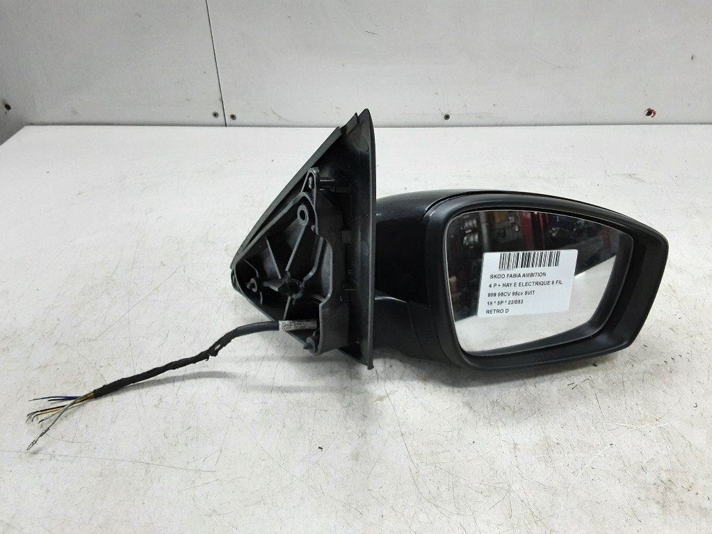 SPIEGEL RECHTS Skoda Fabia III (NJ3) (01-2014/06-2021), Gebruikt, Mevr. I. Hauben, Skoda, Rue de l'Espoir 34 34
4030  GRIVEGNÉE, BE
