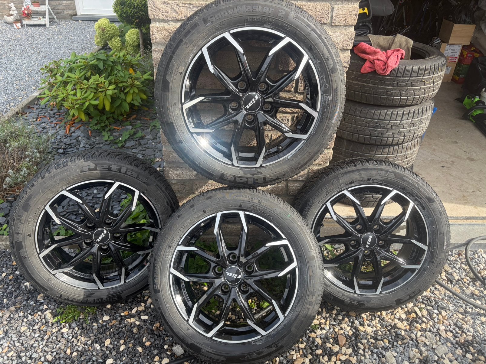 Vendre kit hivers pour mg3, Autos : Pièces & Accessoires, Neuf, Pneus et Jantes, Pneus hiver, 16 pouces