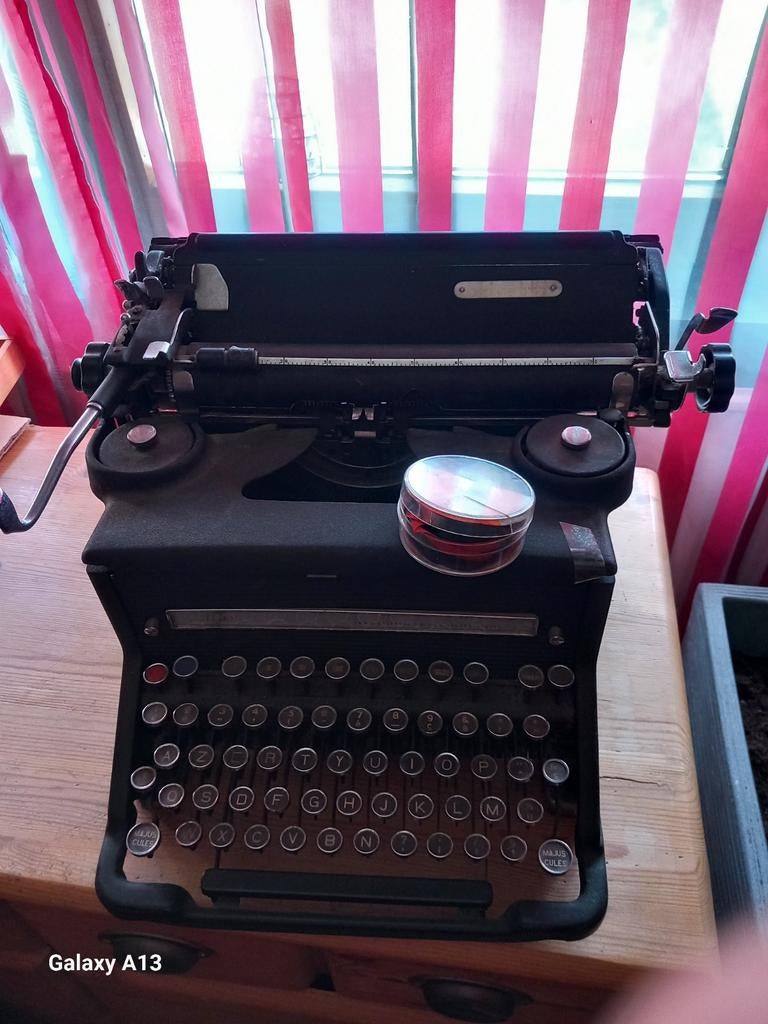Machine à écrire vintage