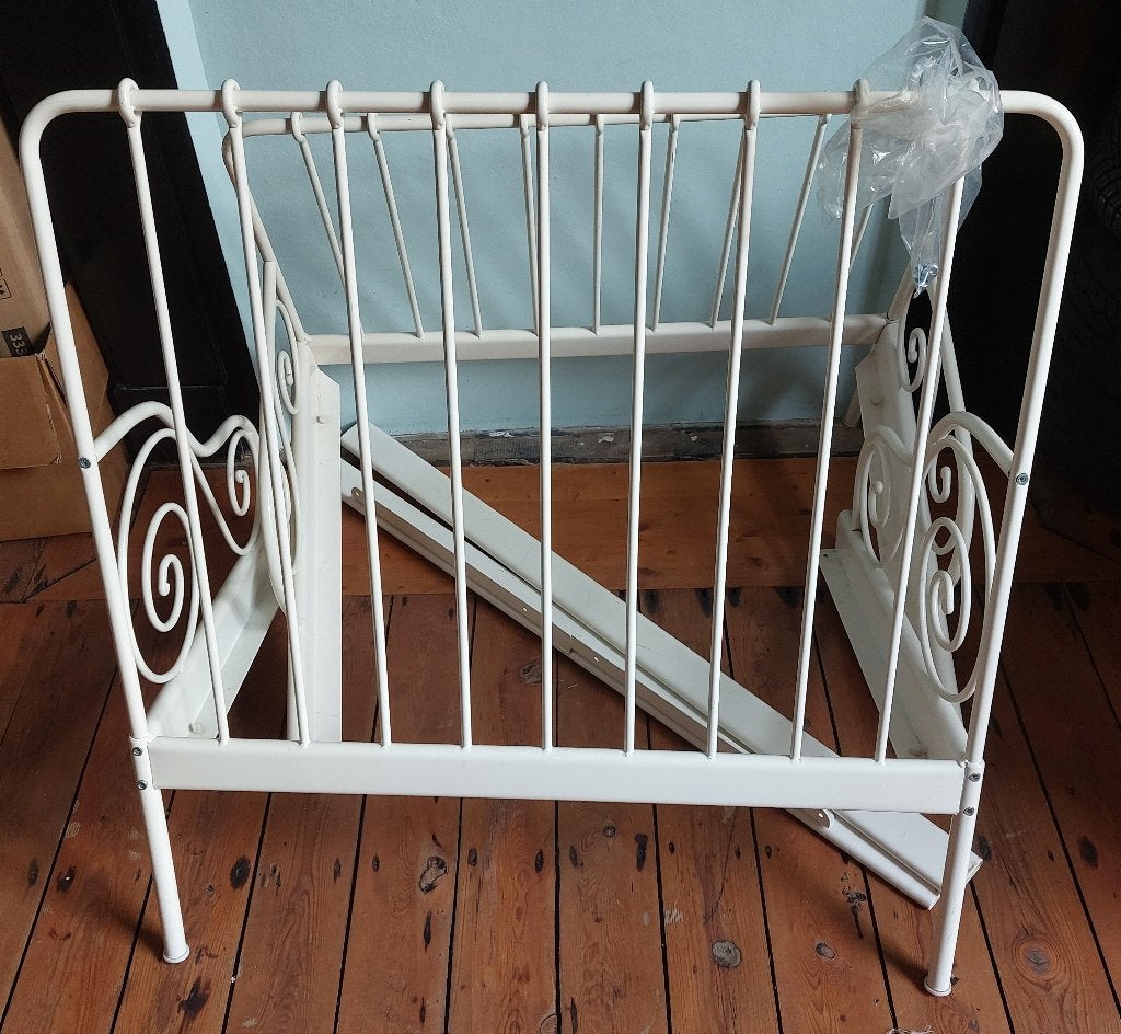 2 Cadres de lit enfant extensibles IKEA arabesques blanc, Enlèvement, Utilisé, 180 cm ou plus, 70 à 85 cm