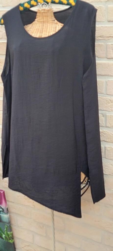 Topje 63cm van oksel tot oksel, Kleding | Dames, Grote Maten, Ophalen of Verzenden, Zo goed als nieuw, Zwart, Shirt of Top