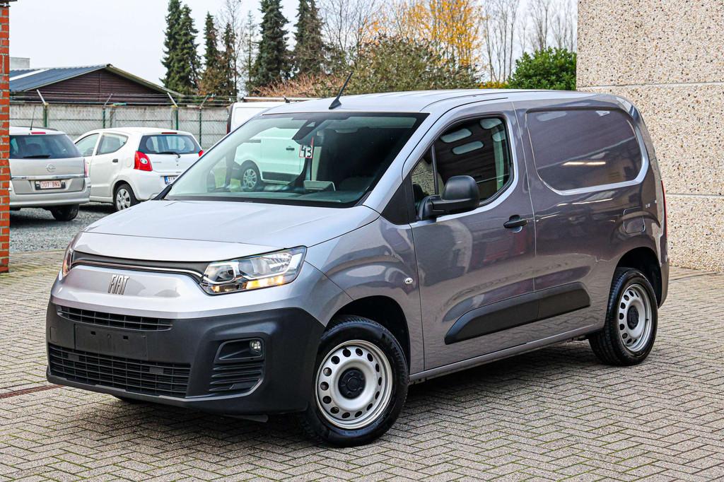 Fiat Doblò AUTOMAAT*NAVIGATIE*ACHTERUITRIJCAMERA*APPLE-CARP, 4 deurs, Stof, Gebruikt, 4 cilinders