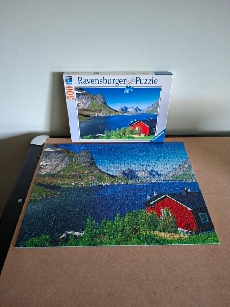 Ravensburger: puzzel Noors vissersdorp (500 stukken), Hobby en Vrije tijd, Ophalen of Verzenden, 500 t/m 1500 stukjes, Gebruikt