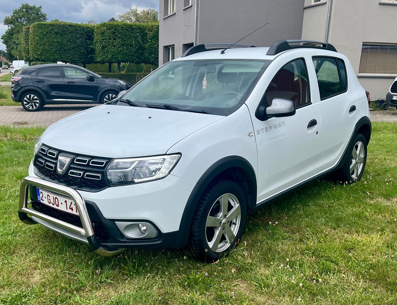 Dacia sandero stepway benzine, Stof, Zwart, Parkeersensor, Wit