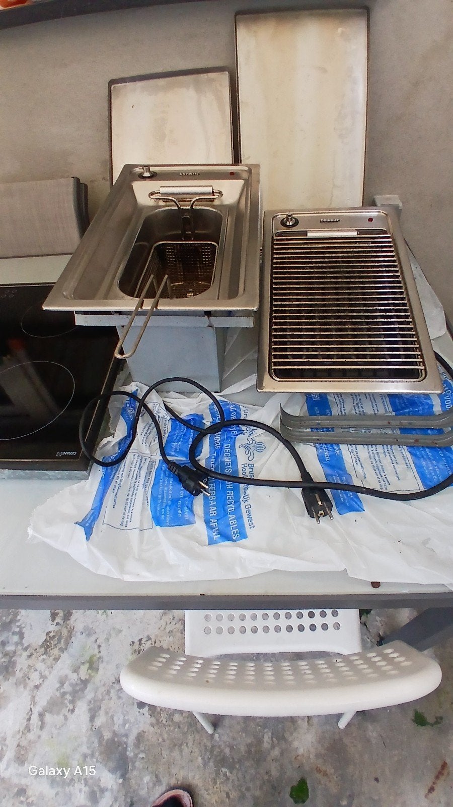 taque smeg et friteuse et barbecue encastrable, Enlèvement ou Envoi