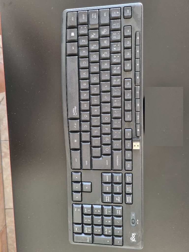 Logitech M220 Silent Touch Keyboard, Gebruikt, Logitech G, Ophalen of Verzenden, Draadloos