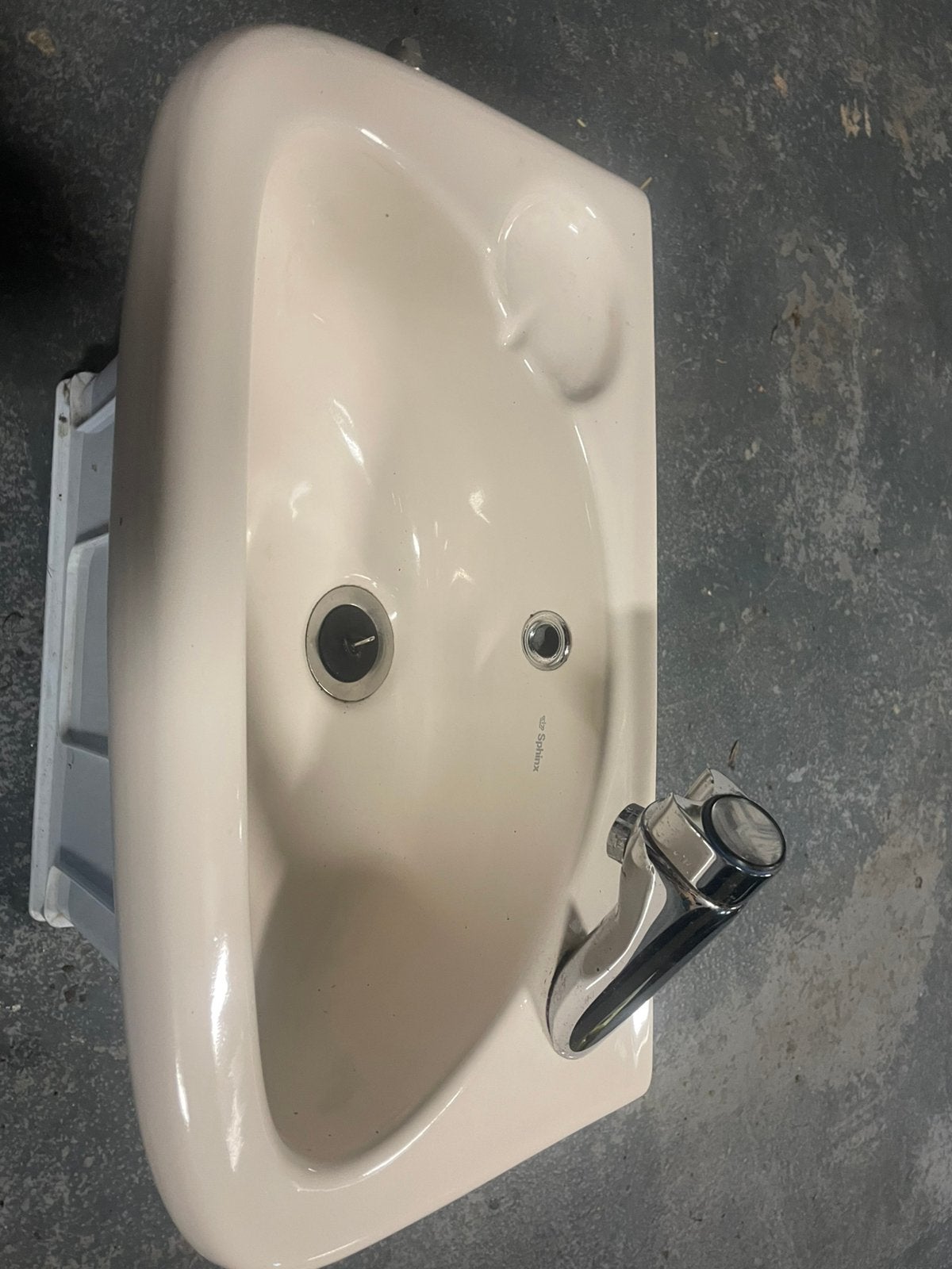 Evier et robinet wc, hall, salle de bain, Bricolage & Construction, Sanitaire, Enlèvement, Comme neuf, Robinet