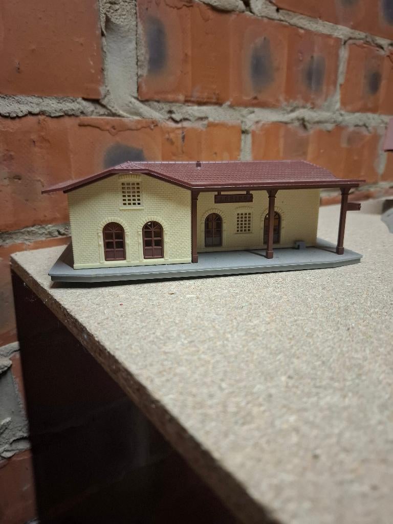 Station ho, Hobby en Vrije tijd, Modeltreinen | H0, Ophalen of Verzenden, Gebruikt, Gelijkstroom of Wisselstroom, Brug, Tunnel of Gebouw