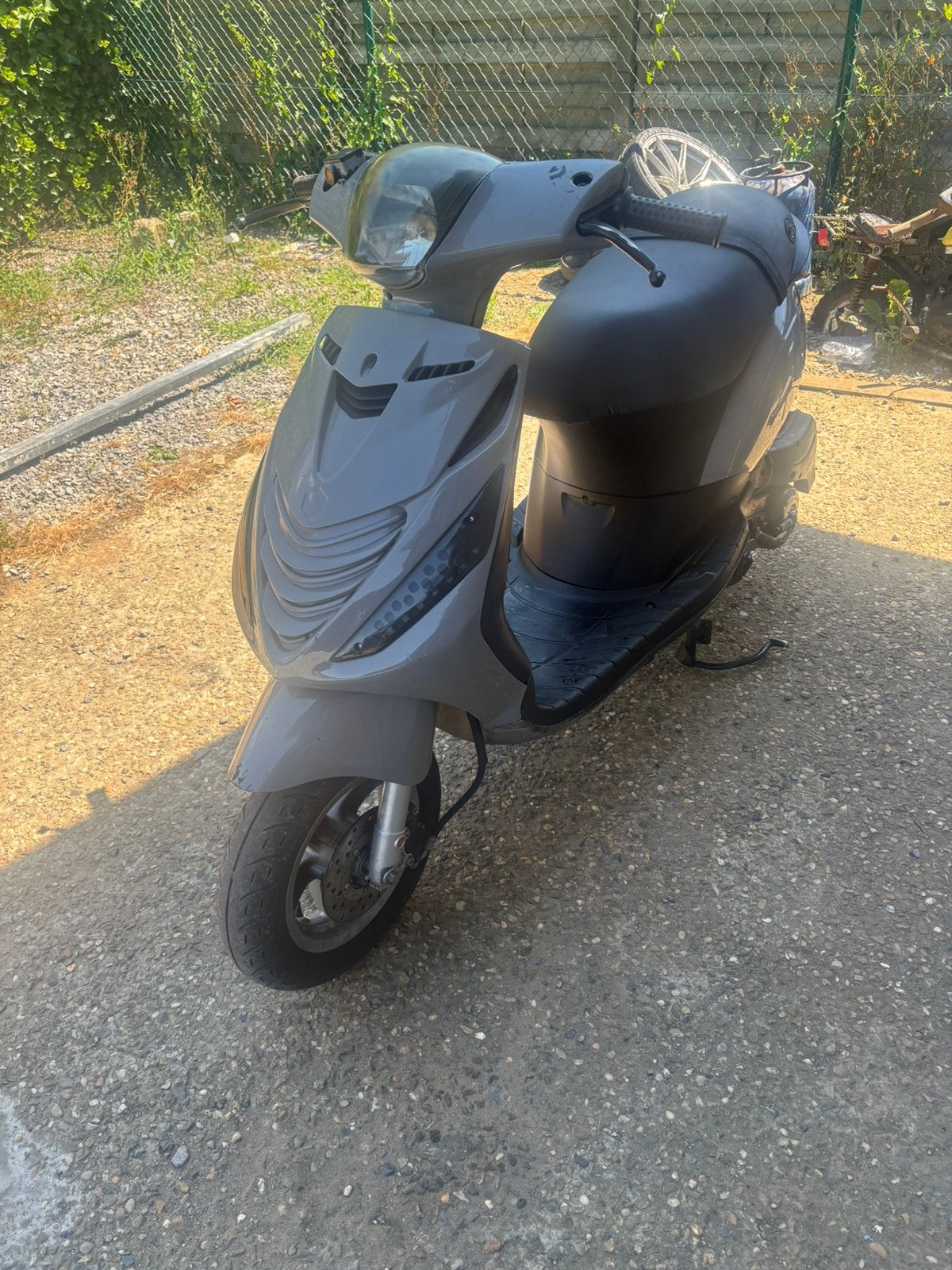Piaggio zip 4t A klasse, Fietsen en Brommers, Scooters | Overige merken, Ophalen, Klasse A (25 km/u), Zo goed als nieuw, Benzine