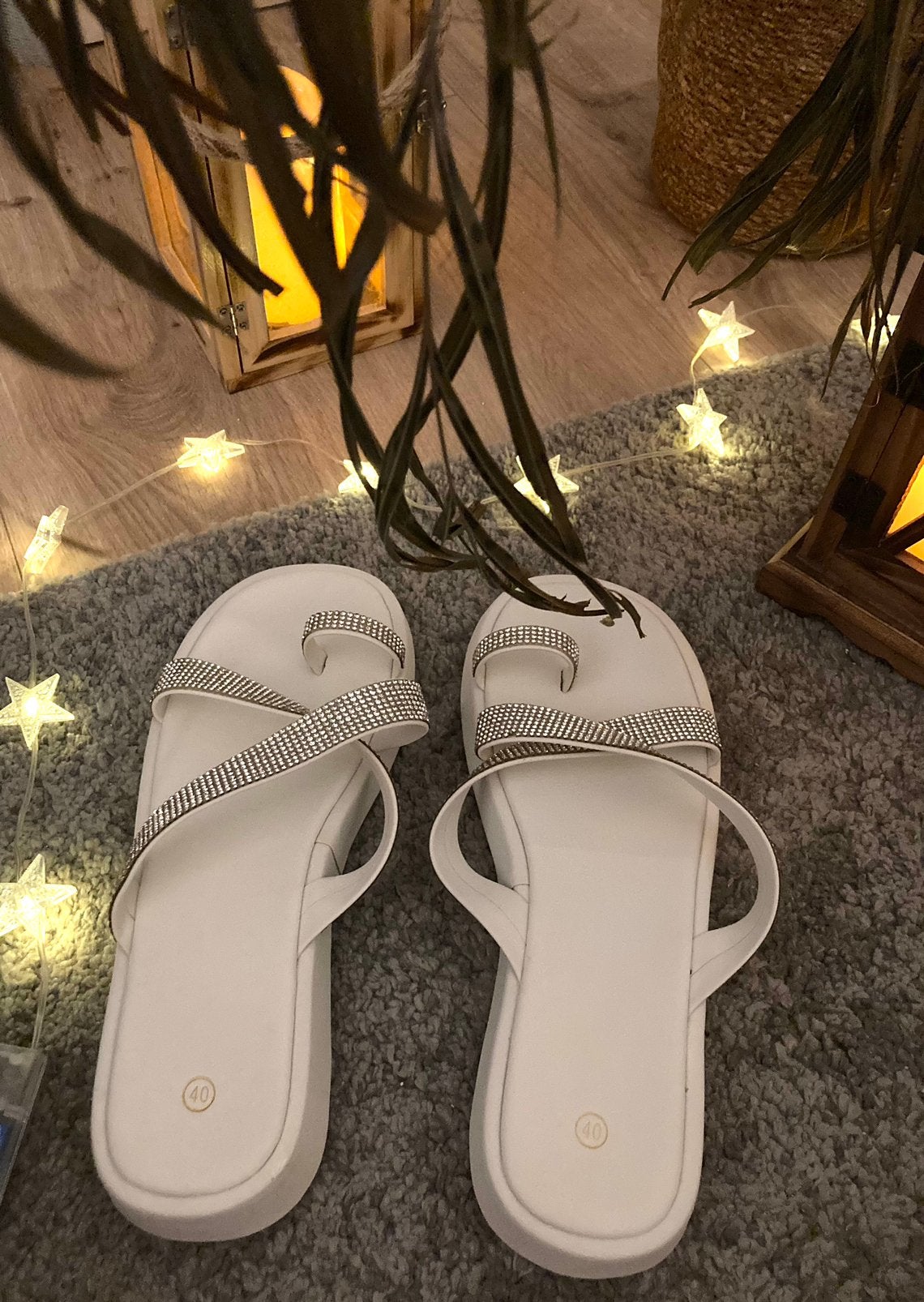 Comfortabele en glamoureuze witte zomersandalen voor dames, Ophalen of Verzenden, Zo goed als nieuw