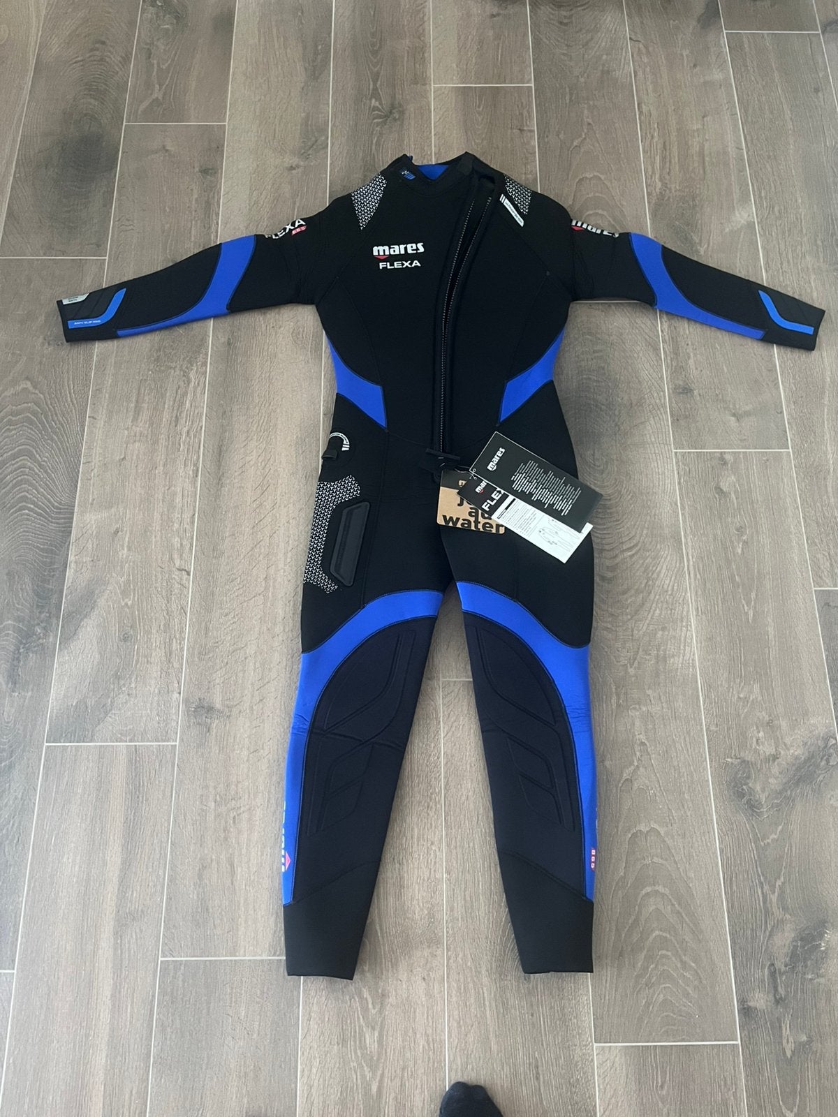 2x Mares 8.6.5 flexa nieuw (man/vrouw), Ophalen, Zo goed als nieuw, Wetsuit