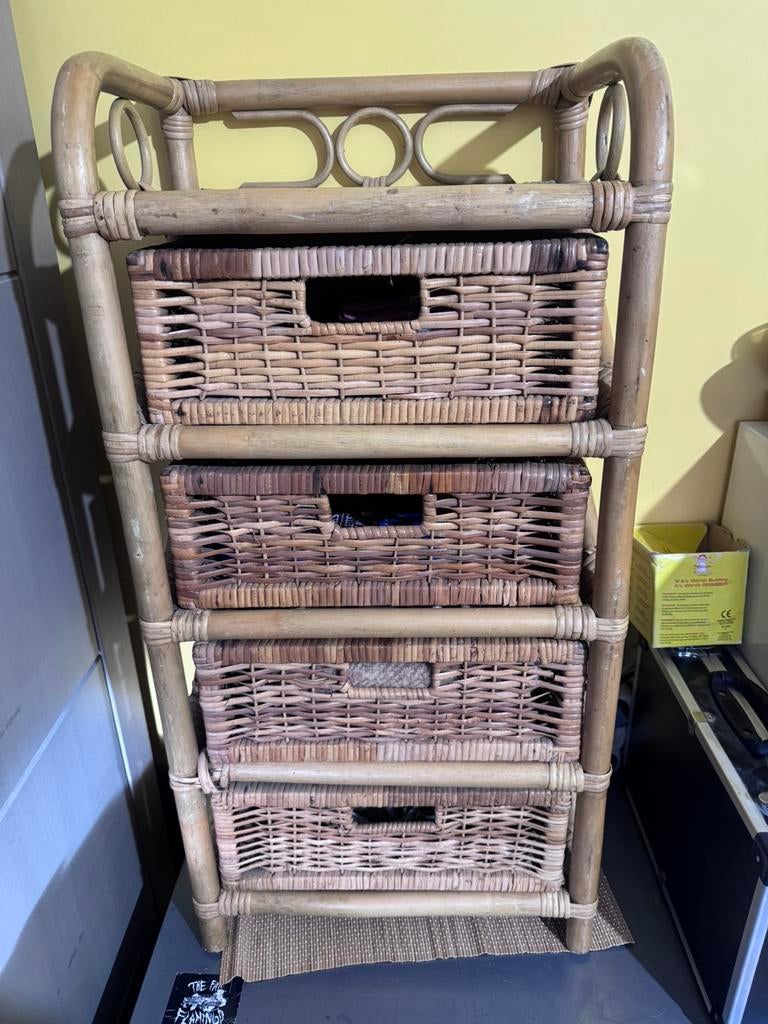 Rotan kastje, Ophalen, Minder dan 50 cm, Gebruikt, 3 of 4 laden