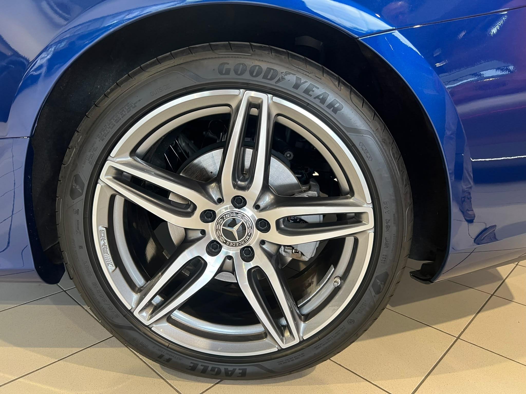 Mercedes-Benz E-Klasse Coupé E 200 AMG LINE DOSSIER 8975, Auto's, Automaat, 4 cilinders, Blauw, Bedrijf