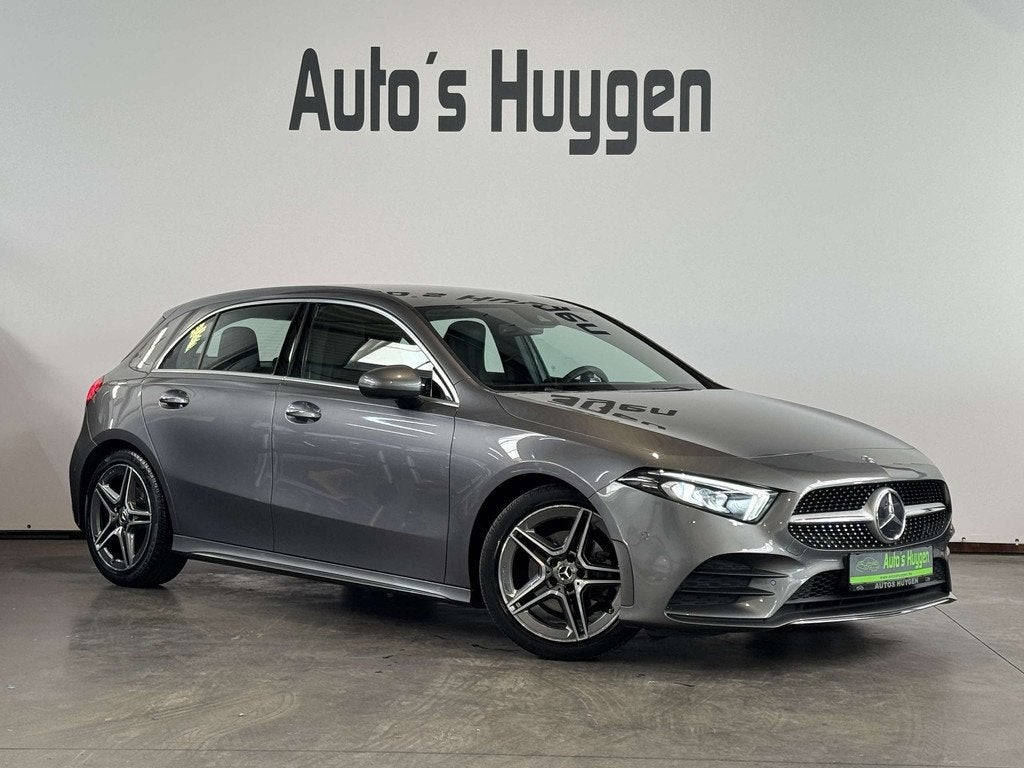Mercedes-Benz A-Klasse 180 AMG-Line AUTOMAAT (bj 2020), Auto's, Gebruikt, 4 cilinders, 136 pk, Alcantara