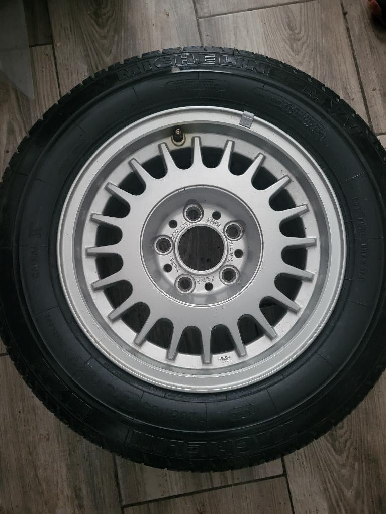 Roue de secour bmw neuve, Ophalen, Banden en Velgen