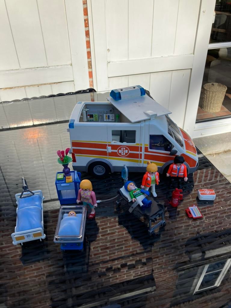 Playmobil ziekenwagen 6685 en kraamkamer 6660, Ophalen of Verzenden