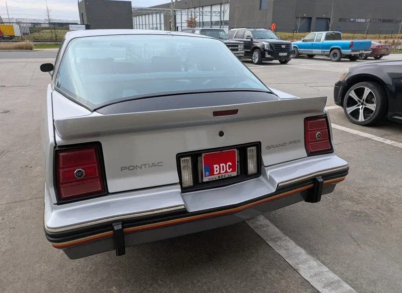 Pontiac Grand-Prix aero coupe 2+2 (bj 1986, automaat), foto 4