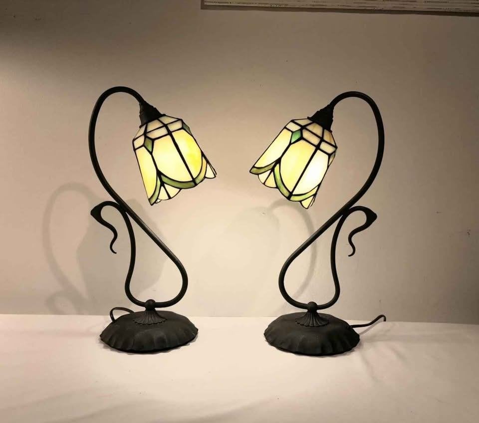 Paire de lampes style Tiffany et Art Nouveau !prix par lampe, Huis en Inrichting, Tiffany lamp, E14 (klein), Ophalen of Verzenden