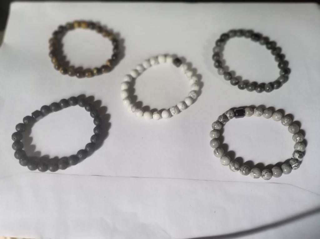Natuurstenen armbanden 20 euro per stuk. 2 stuks 1 gram geko, Handtassen en Accessoires, Piercings, Ophalen of Verzenden