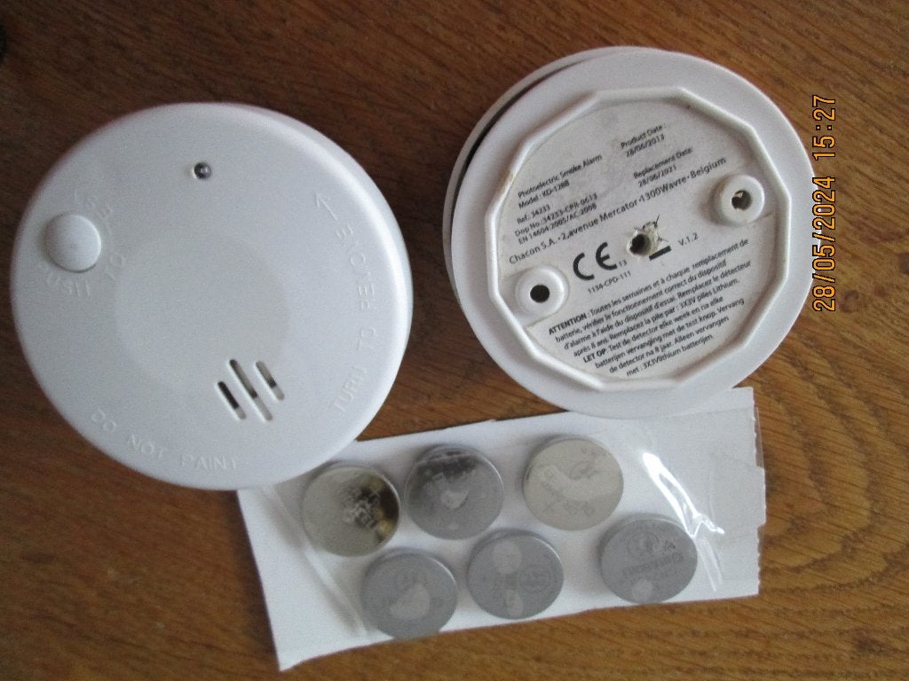 Détecteur électronique de fumée., Enlèvement, Comme neuf