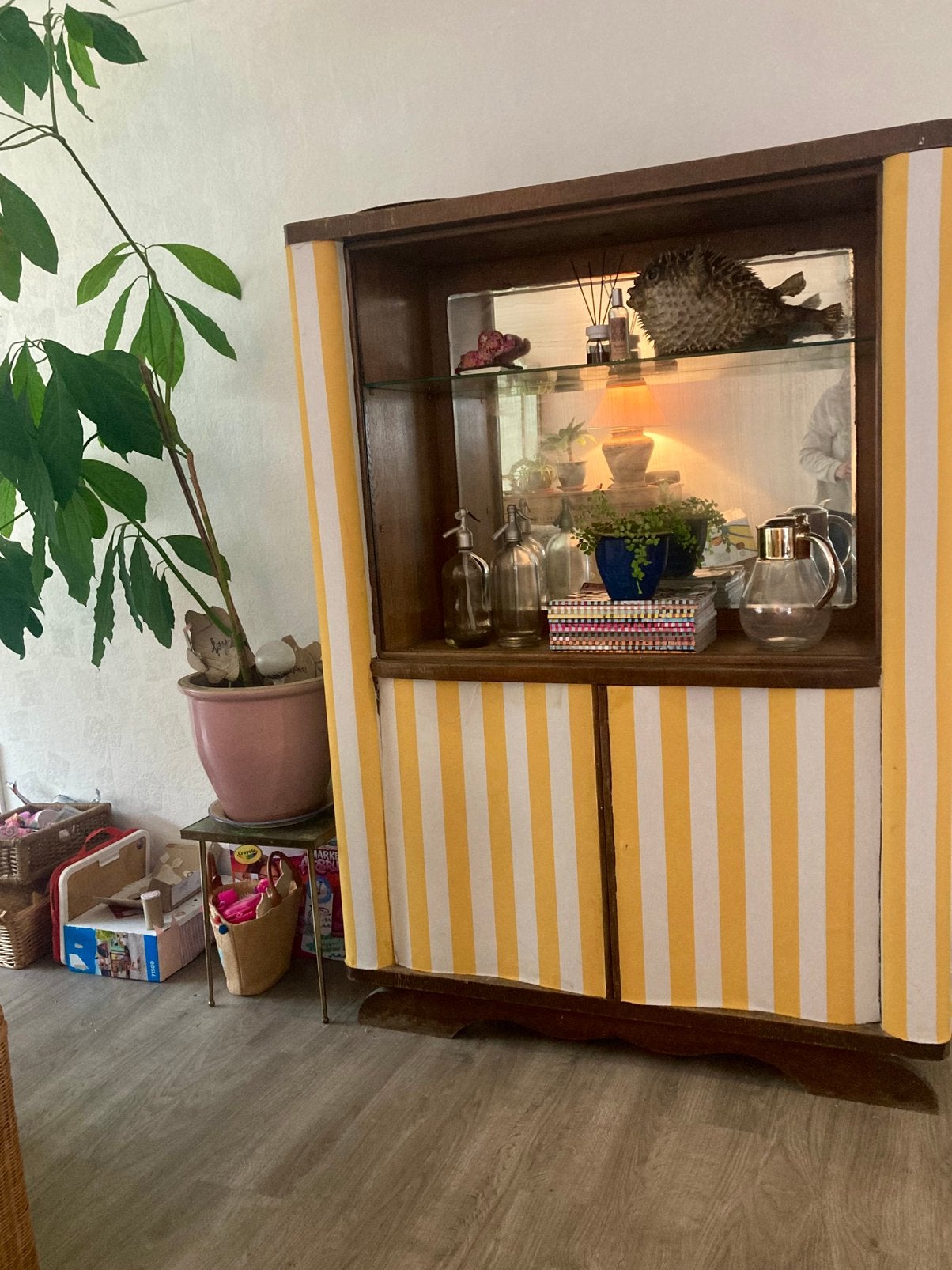 Prijs gezakt! Bijzondere vintage vitrinekast/ Riviera style, Enlèvement, Utilisé, Vintage
